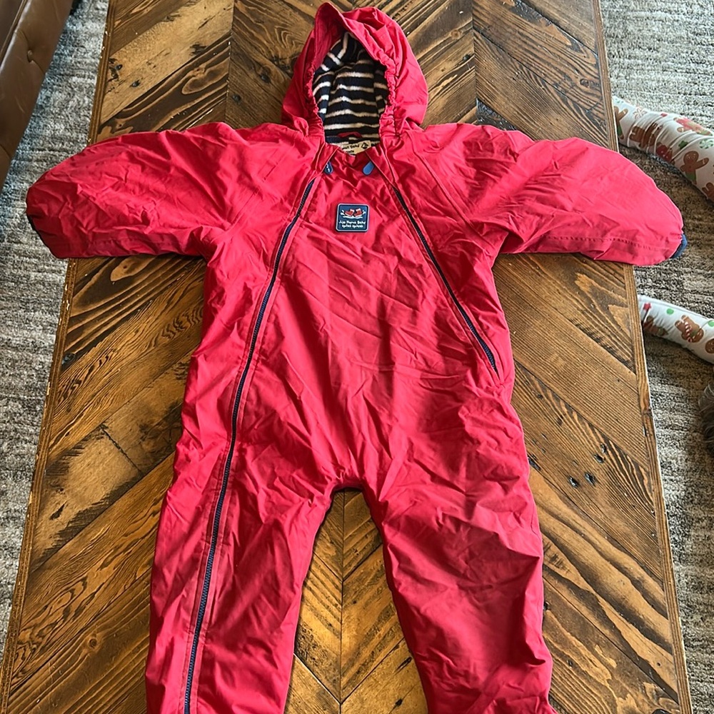 Great condition toddler fleece waterproof rain suit. Size 18-24 months.